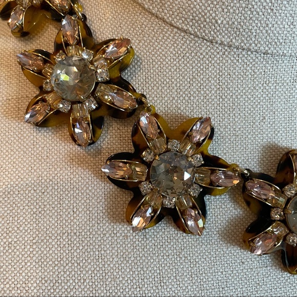 J Crew Petal Burst Tortoise Flower Pink Rhinestone Crystal Statement Necklace - Picture 4 of 12